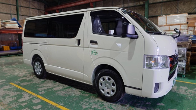 １１月２０日（大安）ハイエースが納車されました。